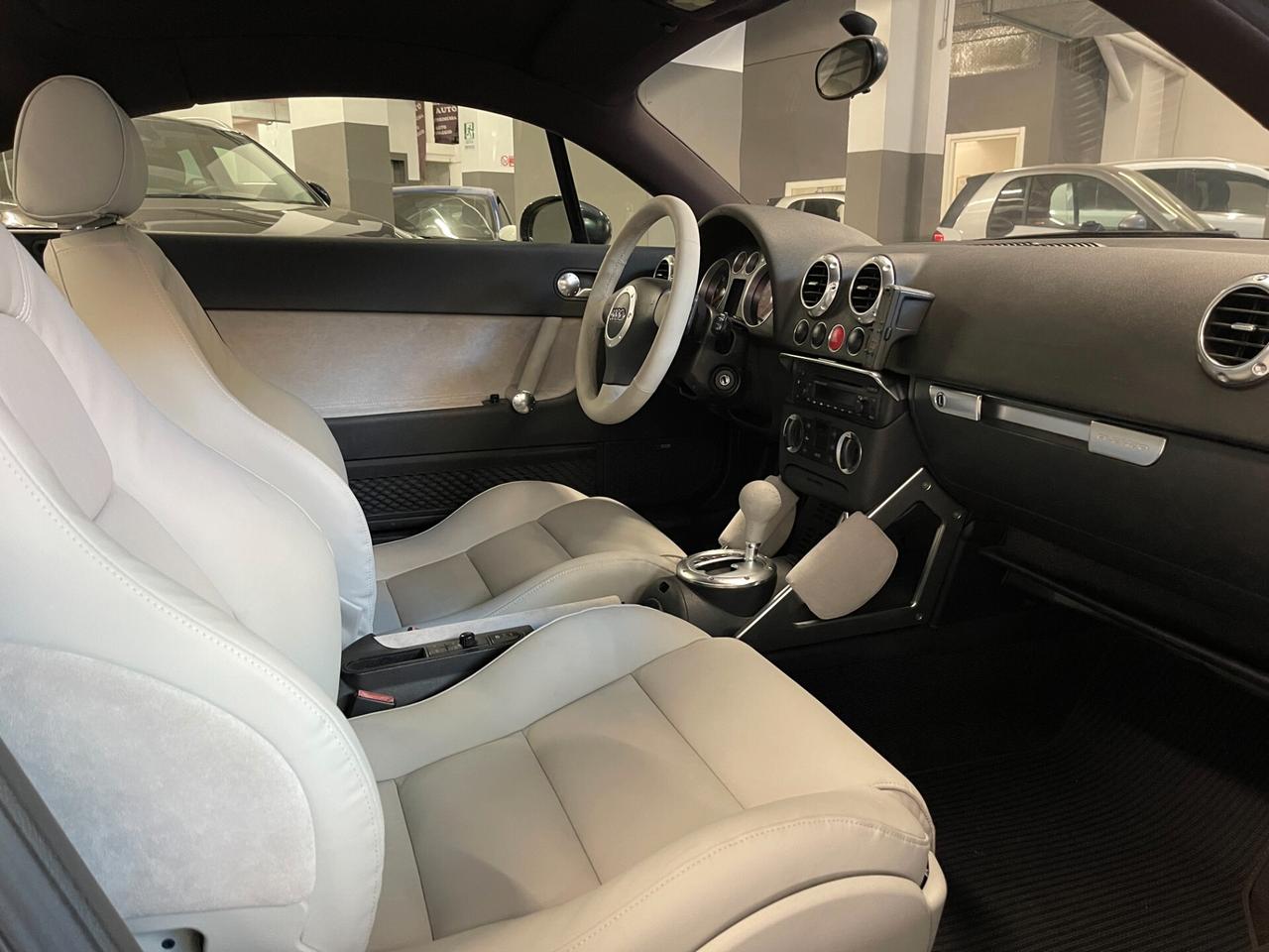 Audi TT Coupé 3.2 V6 quattro