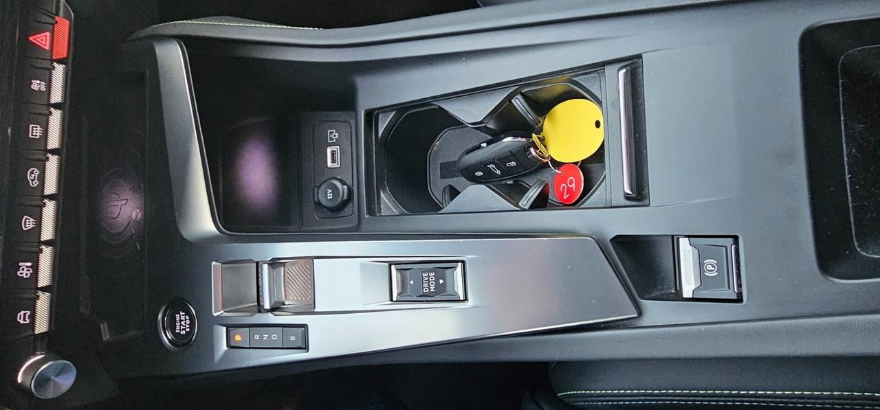 Peugeot 408 Plug-in Hybrid 225 e-EAT8 GT