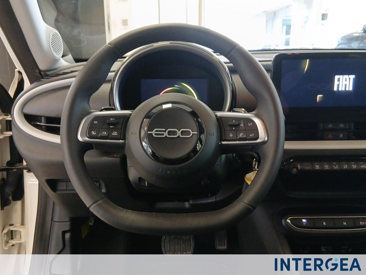 FIAT 600 1.2 hybrid 110cv auto