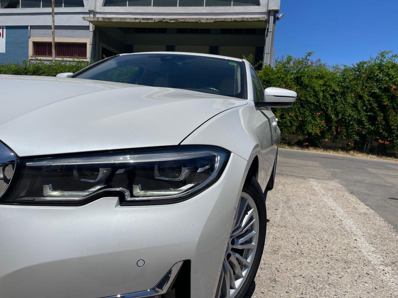 Bmw 320 i Luxury #11281