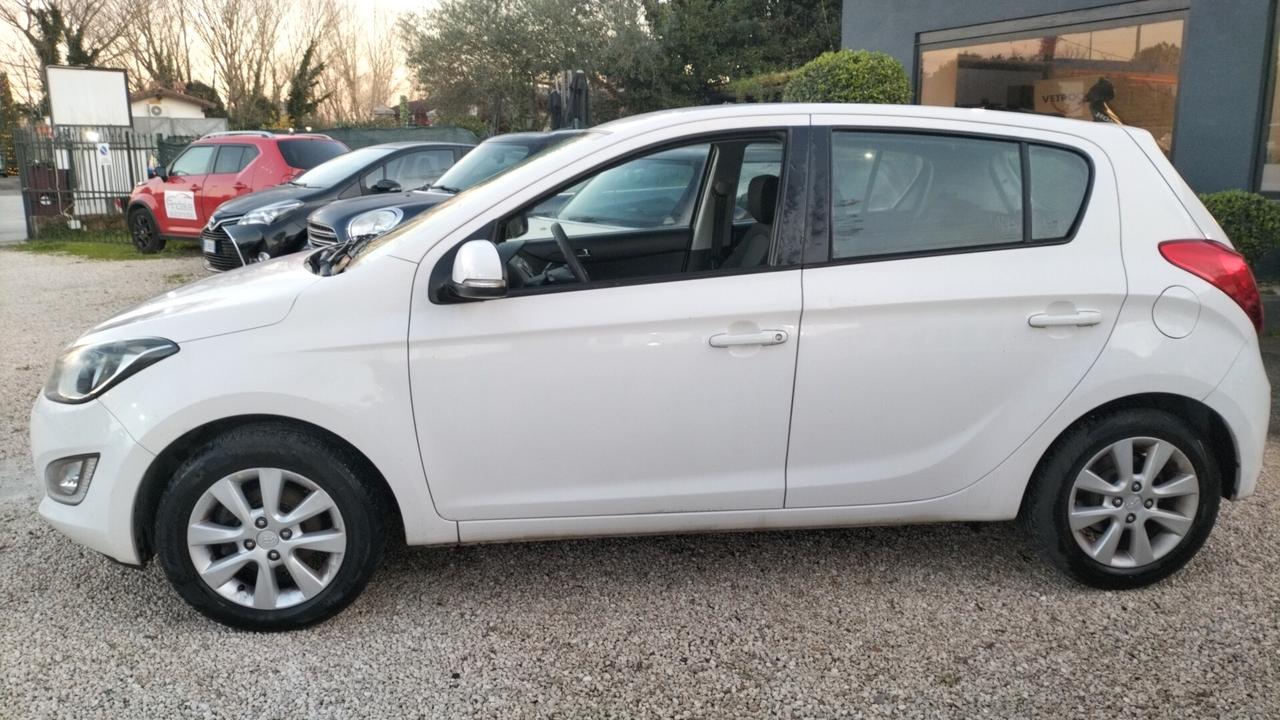 Hyundai i20 1.2 5p.** NEOPATENTATI **