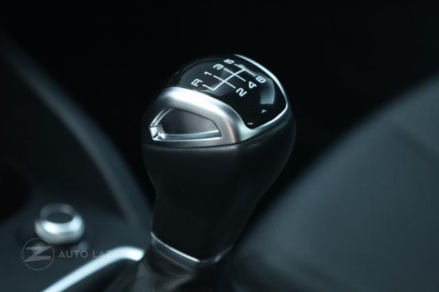 AUDI Q2 30 TFSI Business Advanced