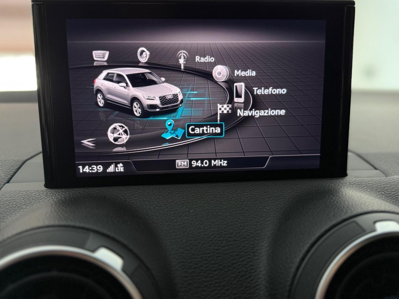 Audi Q2 30 TDI Business Design