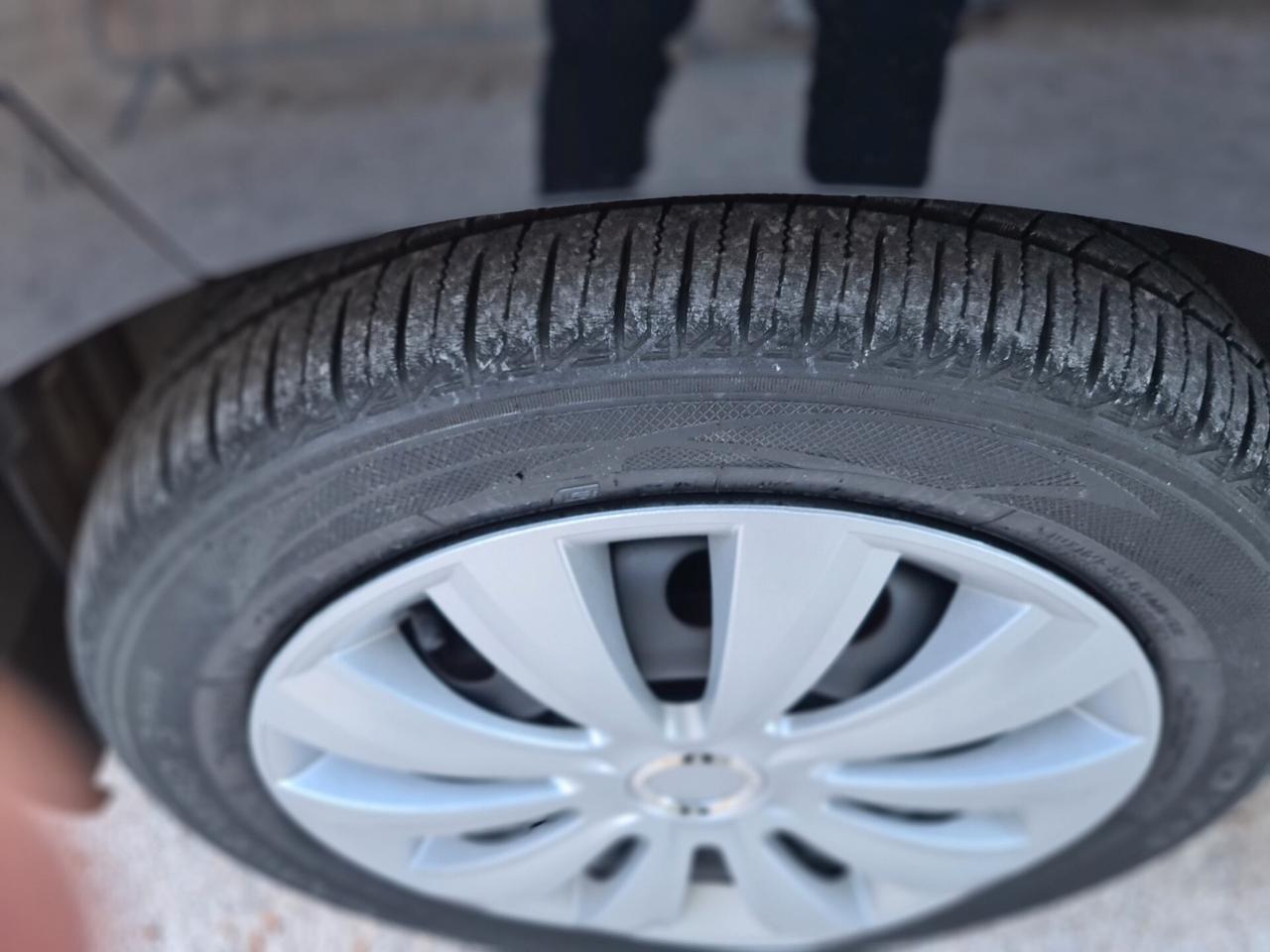 Toyota Aygo 1.0 12V VVT-i 5 porte Deep Ocean Connect