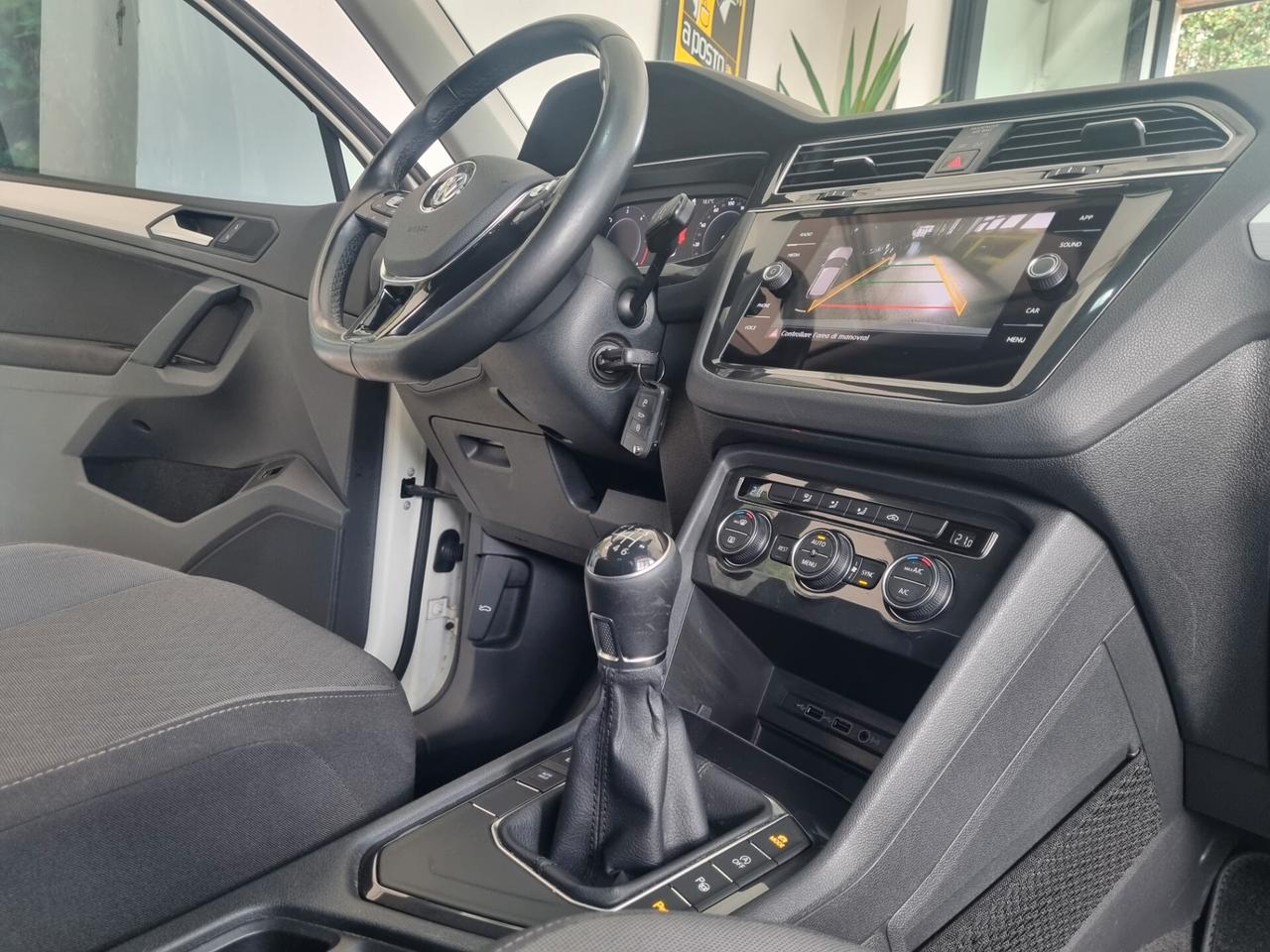 Volkswagen Tiguan 1.6 TDI SCR R-Line, TELECAMERA, UNICOPROPRIETARIO