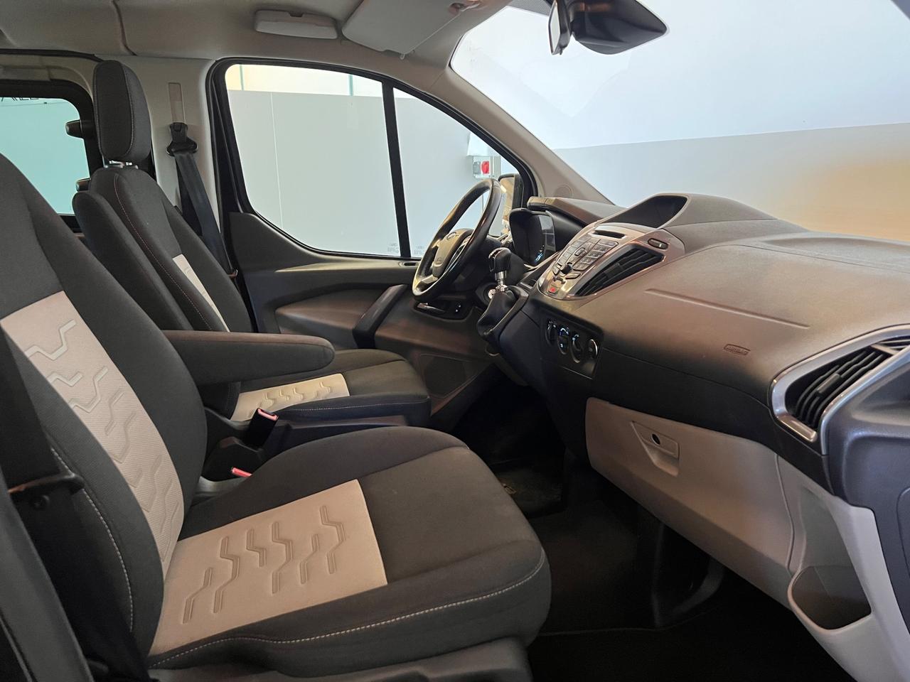 Ford Tourneo Custom 310 2.0 TDCi 130CV PC Titanium