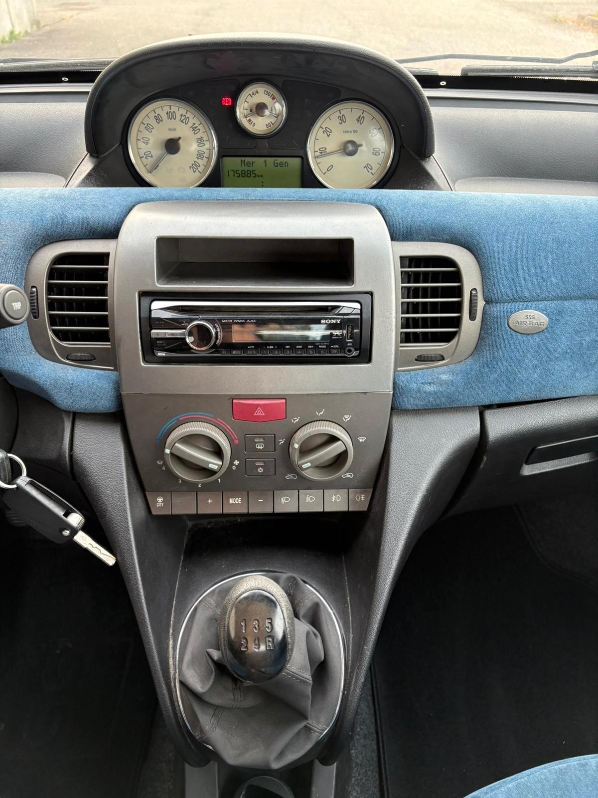 Lancia Ypsilon 1.2 Benzina 60CV NEOPATENTATI