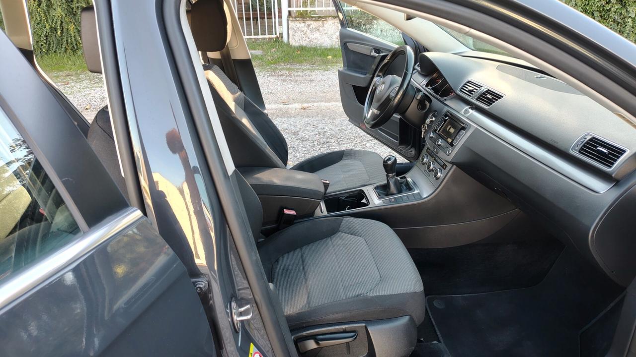 Volkswagen Passat Var. 1.6 TDI BlueMotion Tech. NAVIPLUS