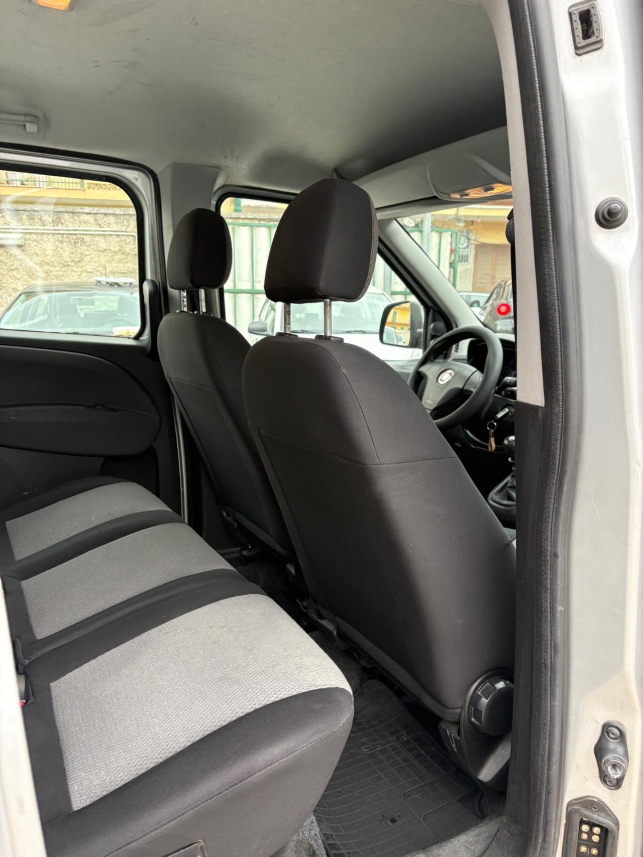 Fiat Doblò 1.6 MJT furgone con 5 posti