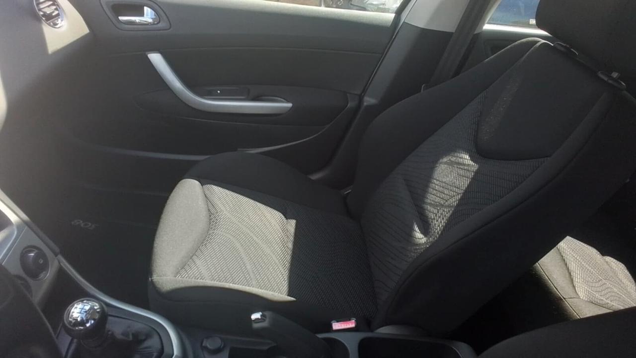 Peugeot 308 1.6 8V e-HDi 115CV Stop&Start SW Active