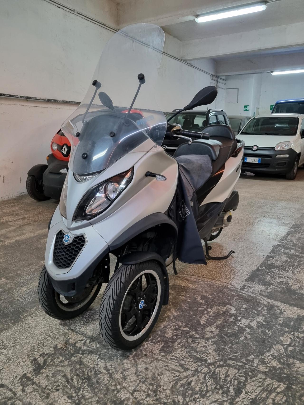 Piaggio MP3 300 LT Sport PATENTE B