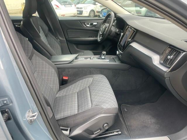 Volvo V60 B4 (d) Geartronic Momentum Business Pro Garanzia 24M