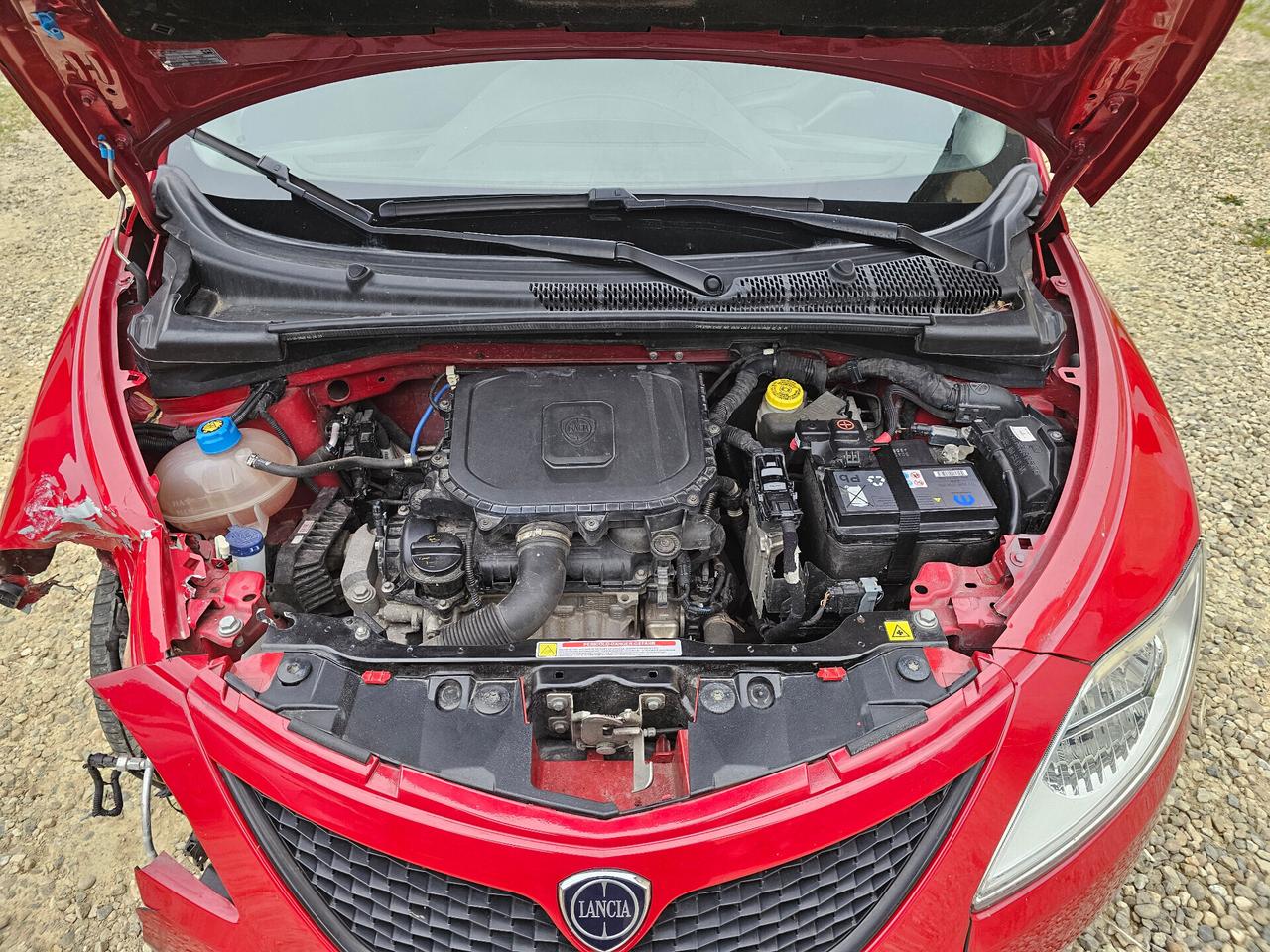 Lancia Ypsilon 1.0 FireFly 5 porte S&S Hybrid Ecochic Silver