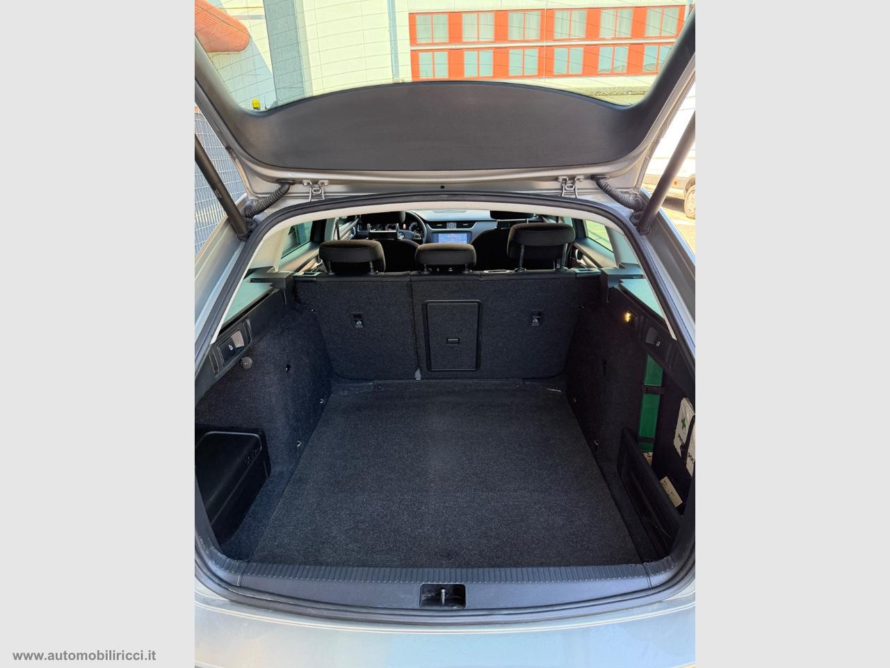 SKODA Octavia 2.0 TDI CR 180 4x4 DSG W. Scout