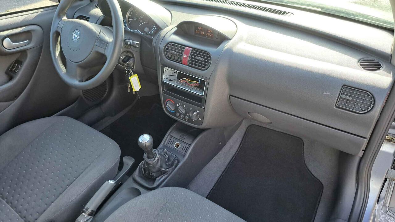 Opel Corsa 1.0i 12V Edition