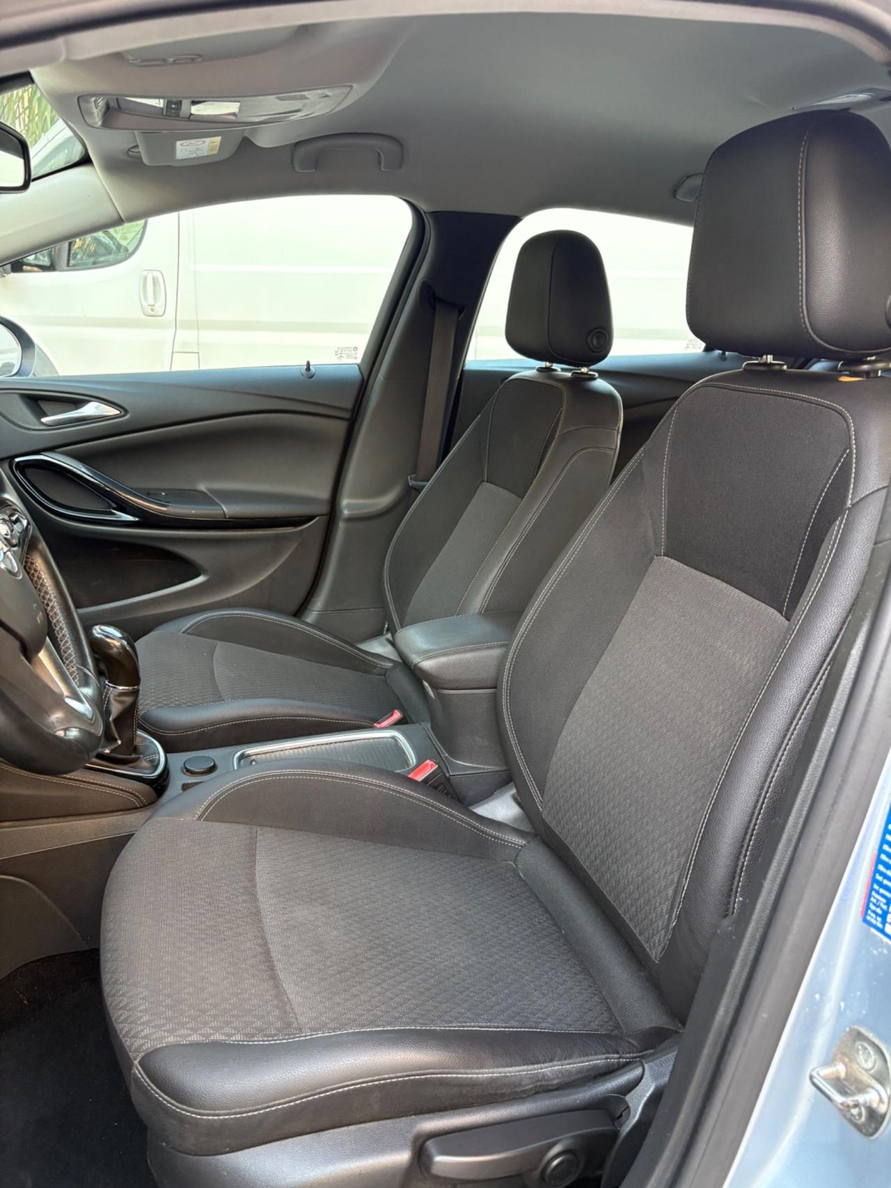 Opel Astra 1.6 CDTi 110CV berlina nuovissima