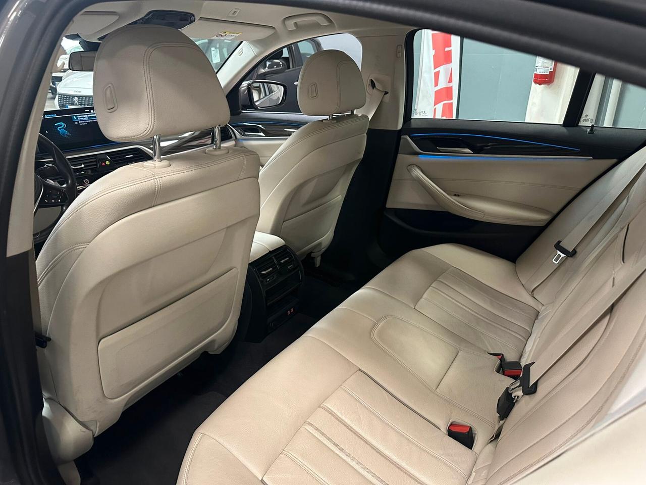 Bmw 3.0 hybrid 545e xDrive Luxury