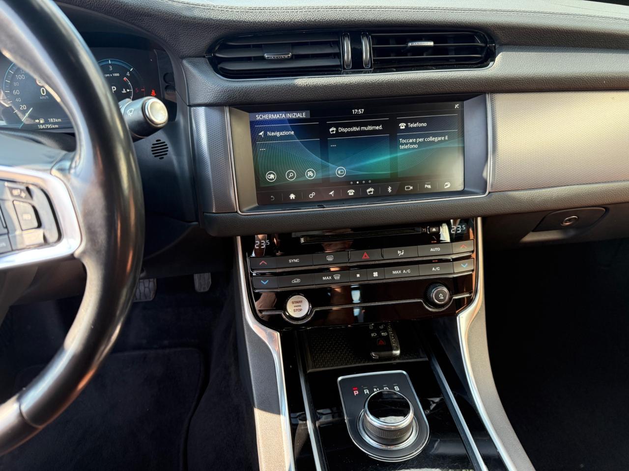 Jaguar XF 2.0 D 180 CV AWD aut. R-Sport