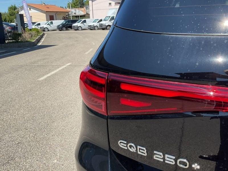 Mercedes-Benz EQB 250+ AMG Line Advanced