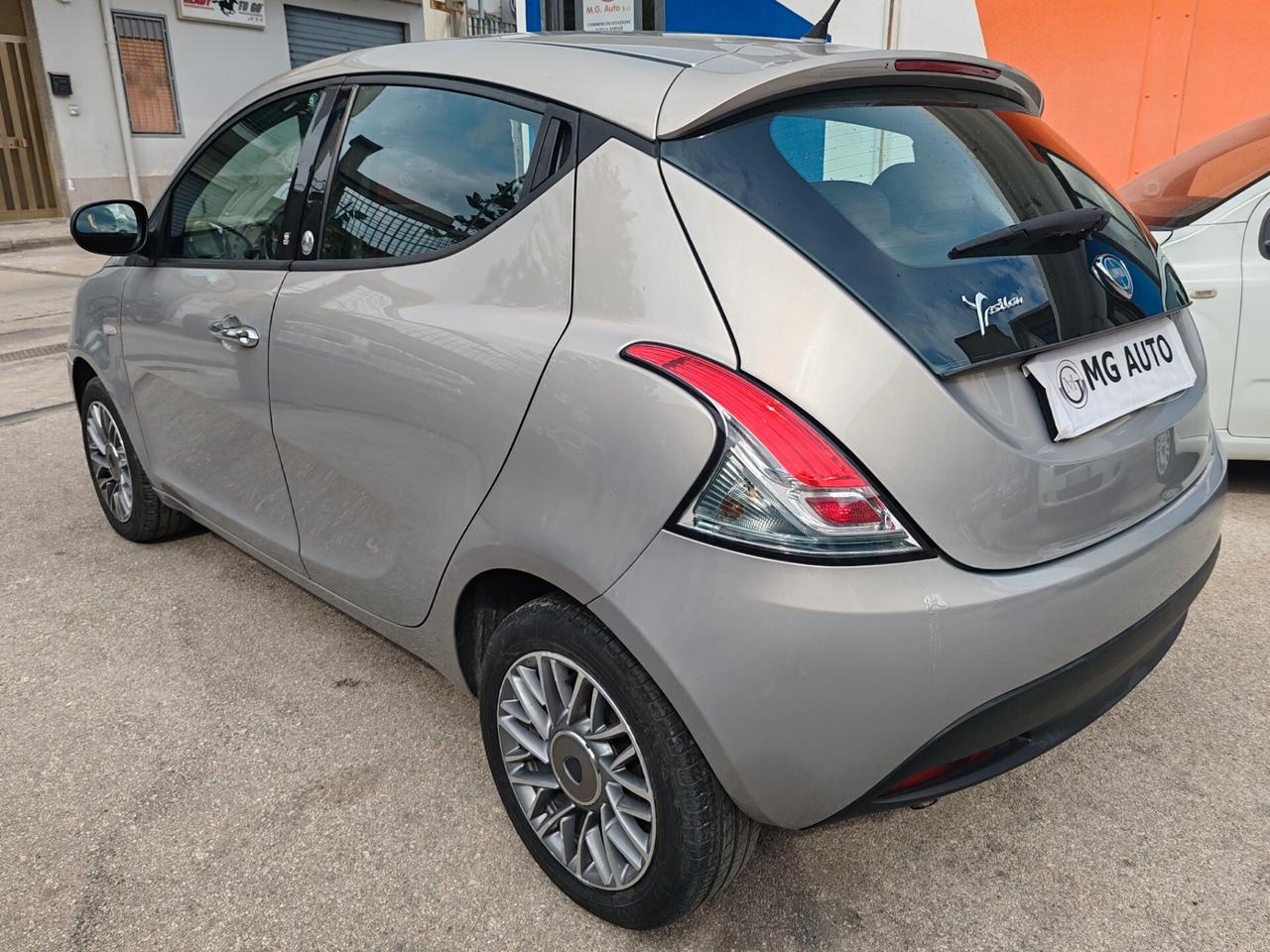 Lancia Ypsilon 1.2 69 CV 5 porte GPL Ecochic Gold