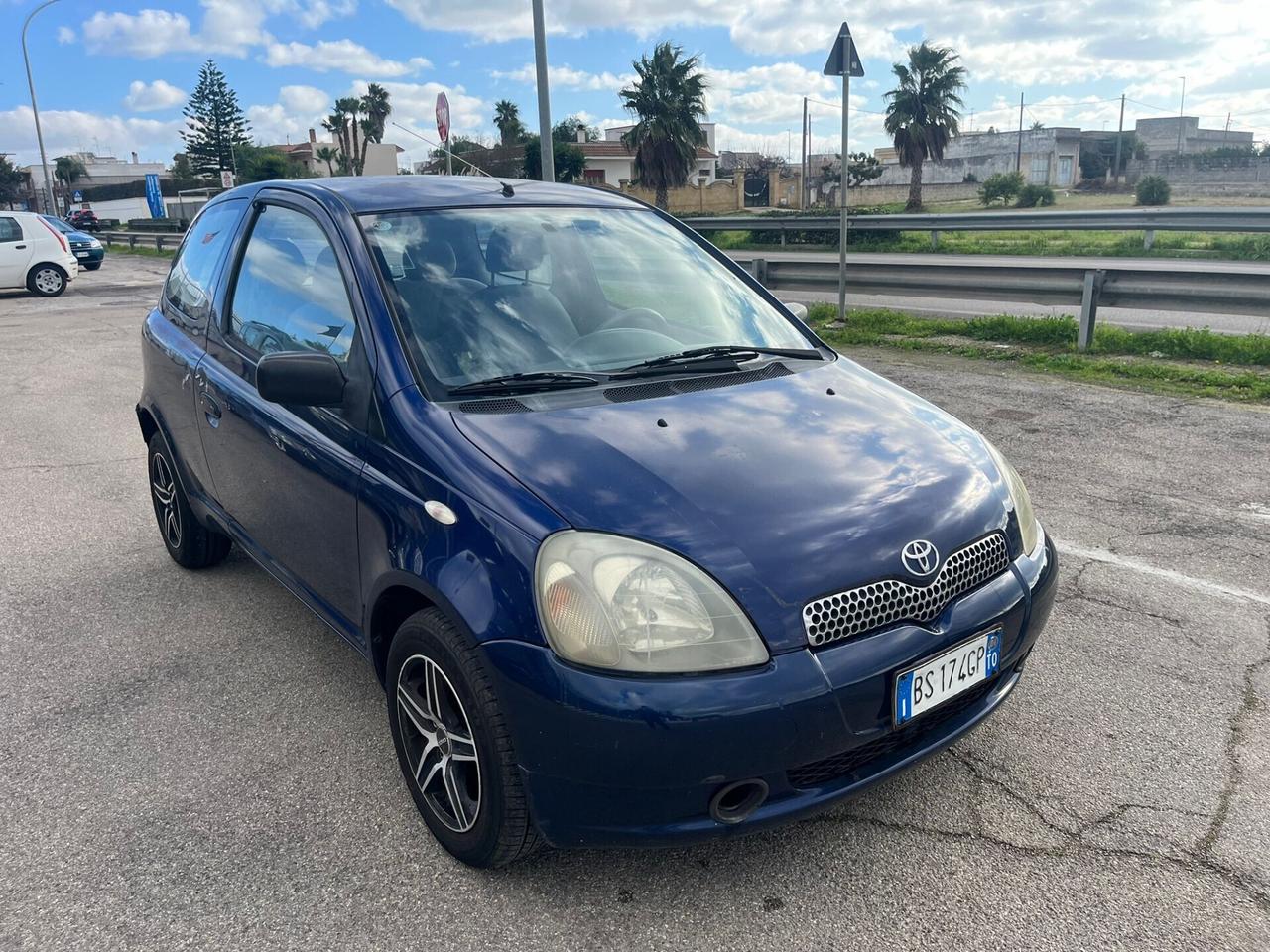 Toyota Yaris 1.0i 16V cat 3 porte Sol 2001