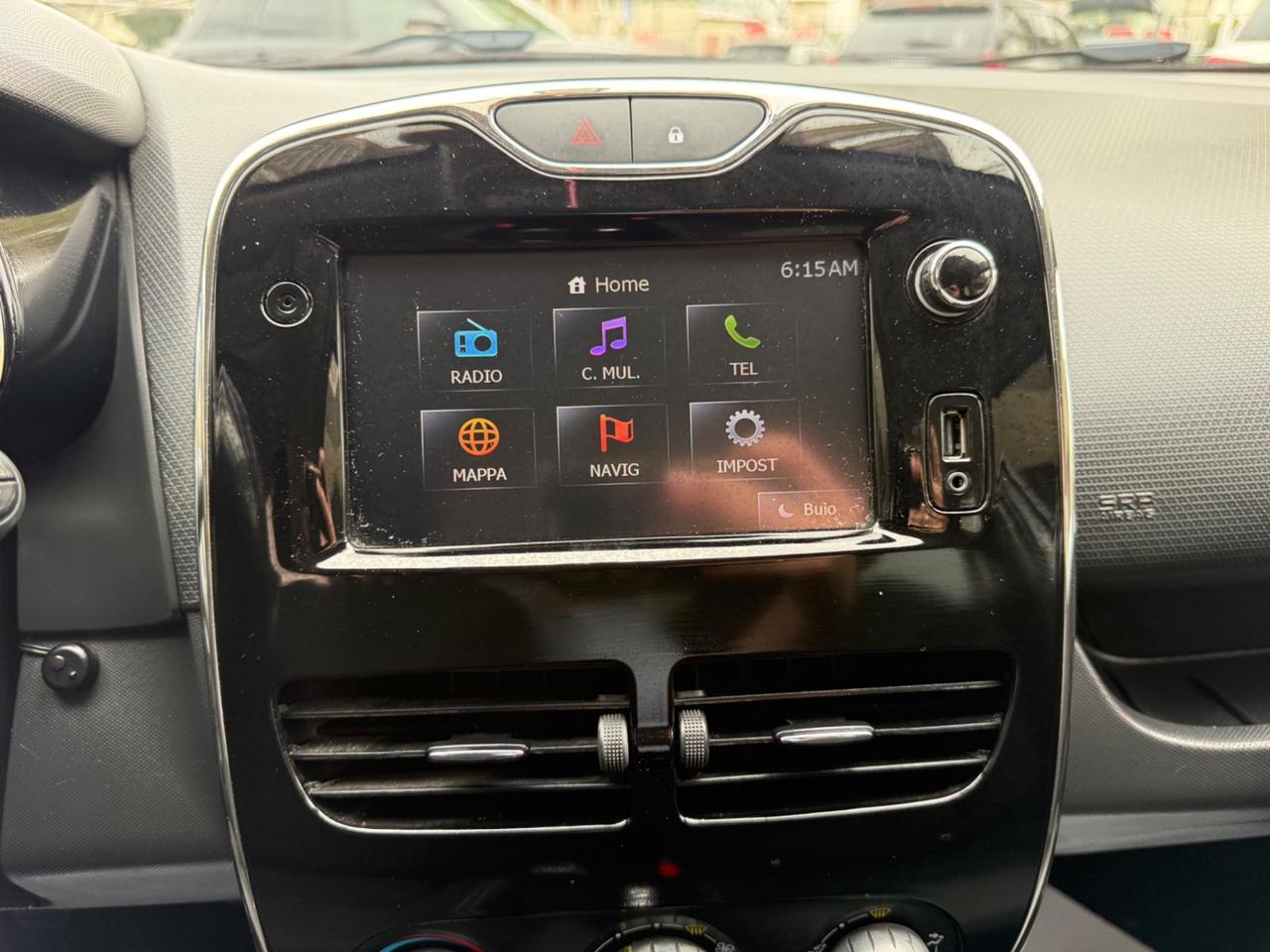 Renault Clio 1.2 75CV - Neopatentati