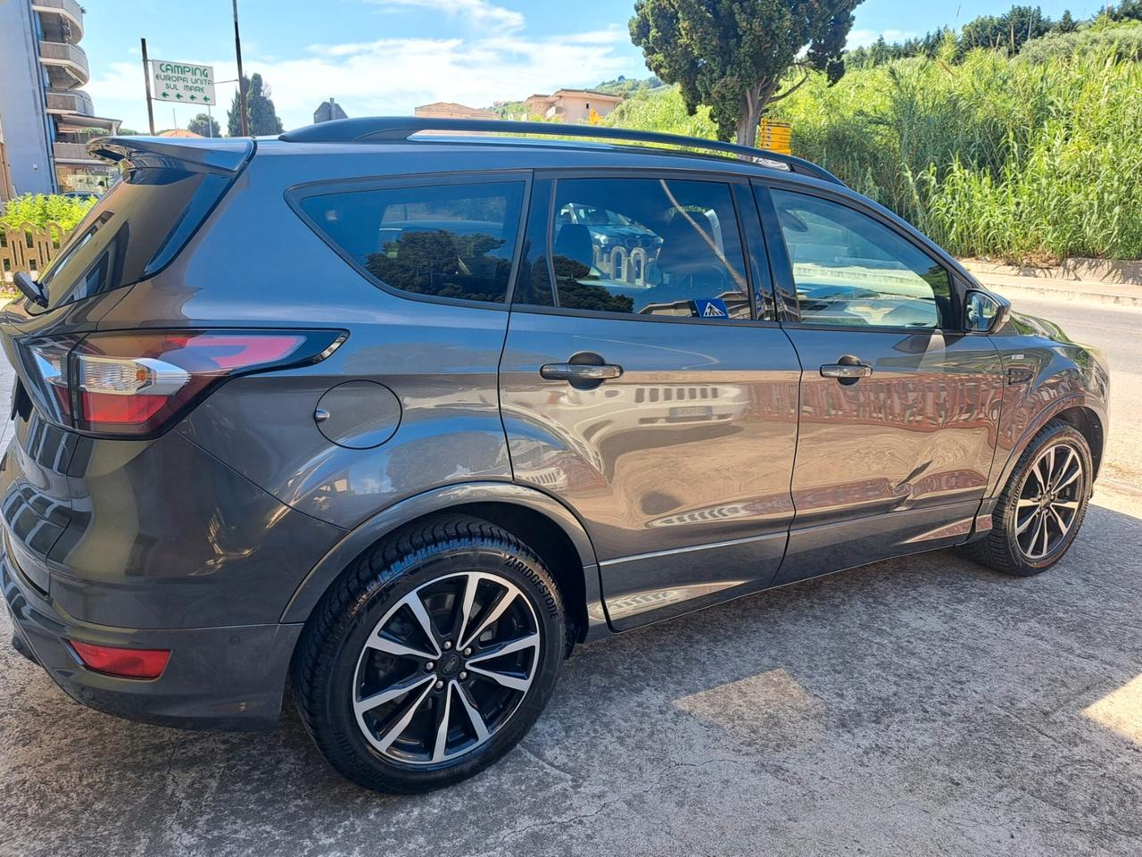 Ford Kuga 1.5 TDCI 120 CV S&S 2WD ST-Line