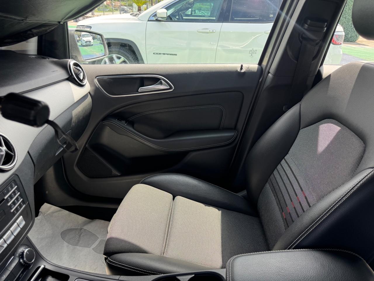 Mercedes-benz B 200 d Automatic Premium