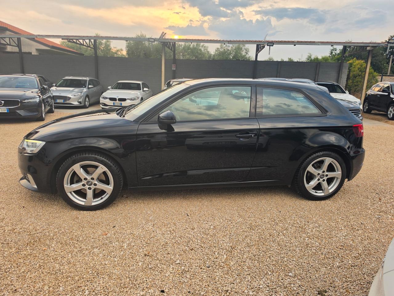 Audi A3 1.6 TDI S tronic Business neopatentati automatico