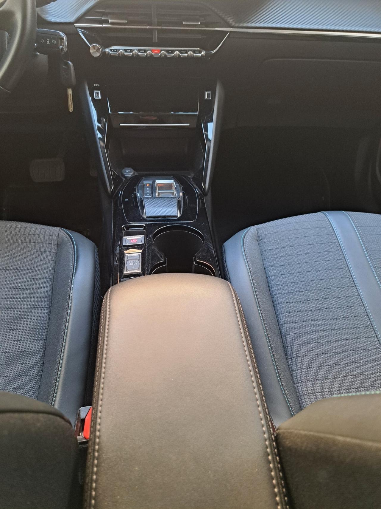 Peugeot 2008 BlueHDi 130 CV Allure