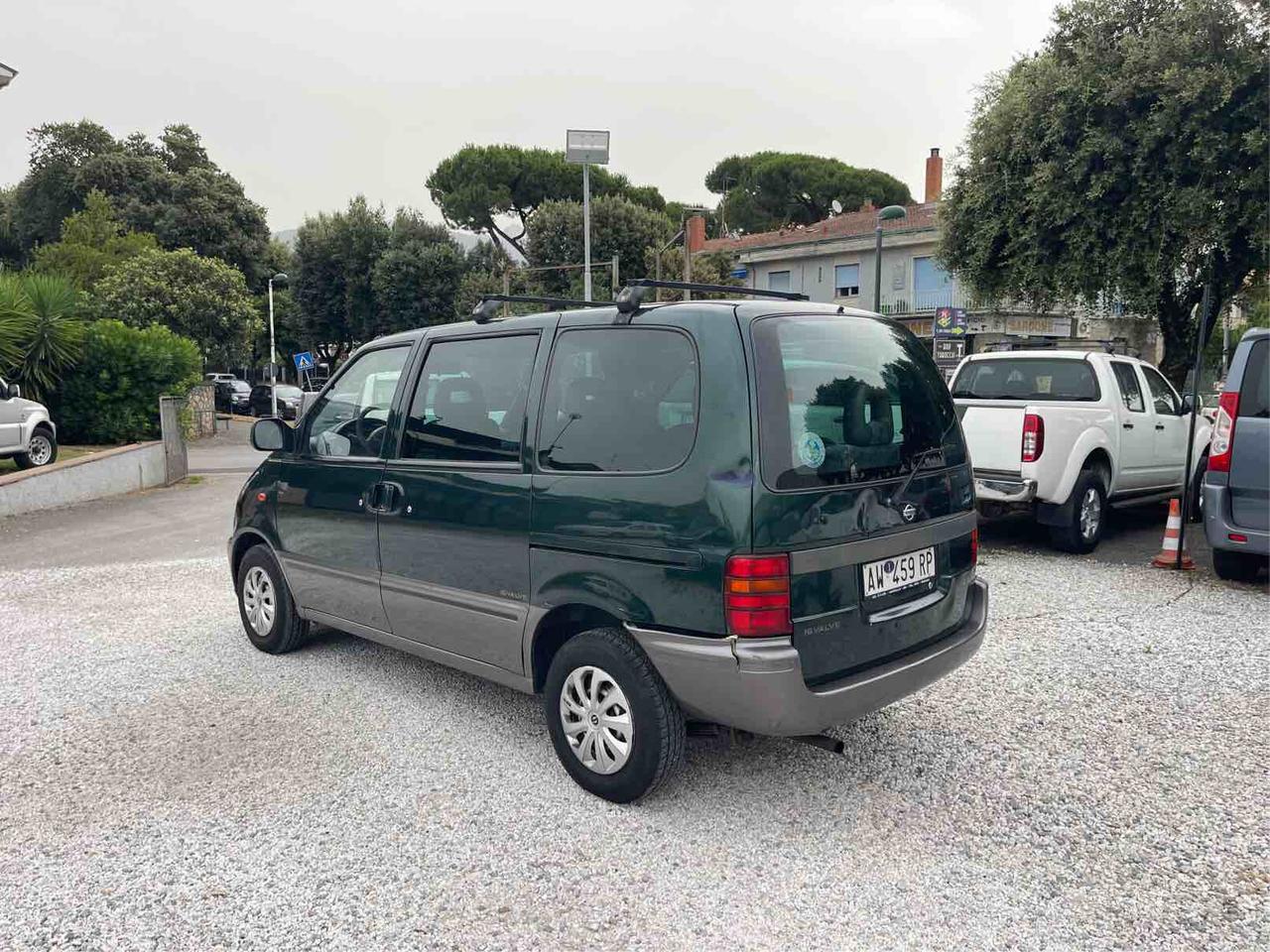 NISSAN SERENA - 8 POSTI