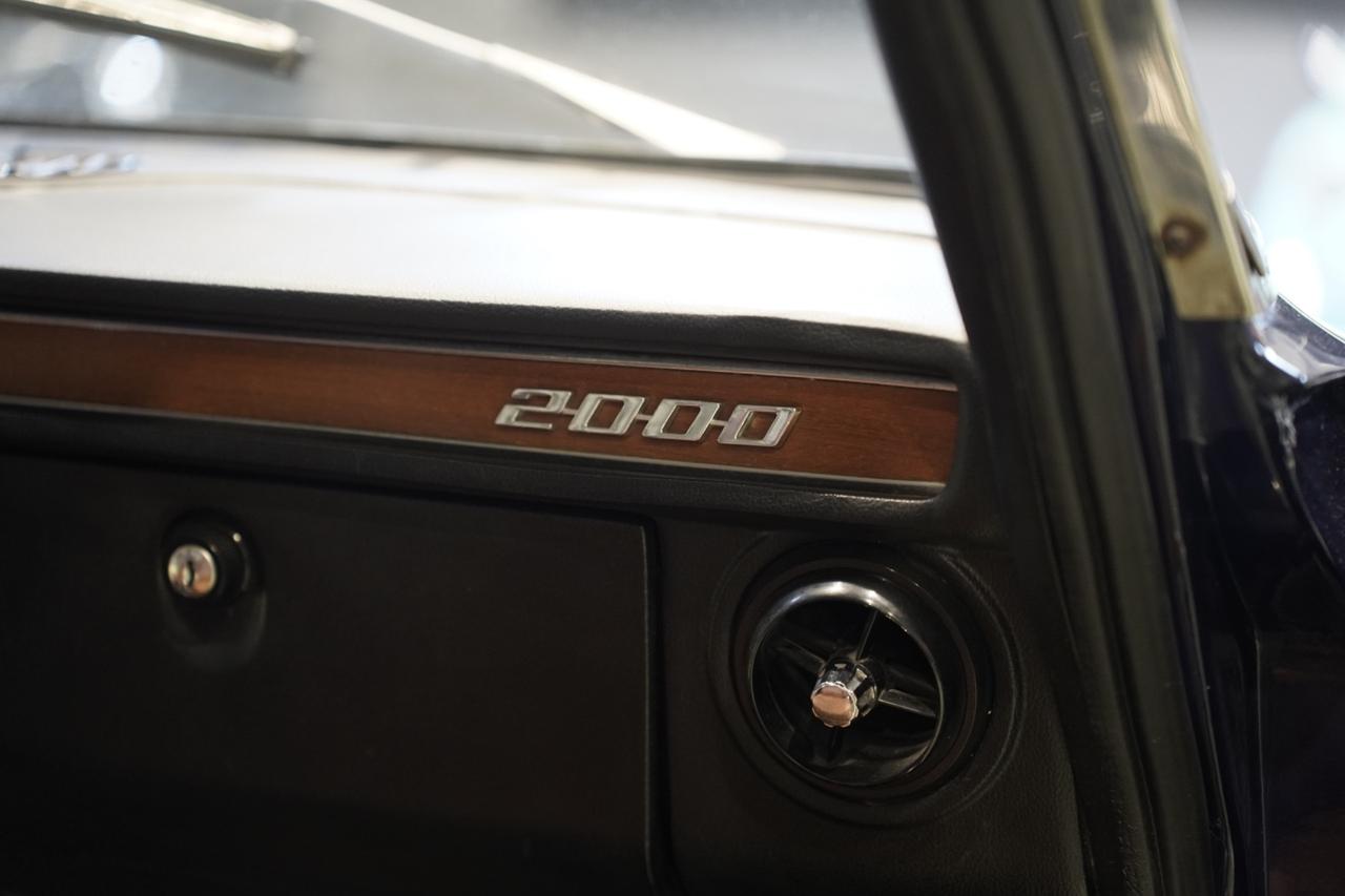 Alfa Romeo Giulia 2000