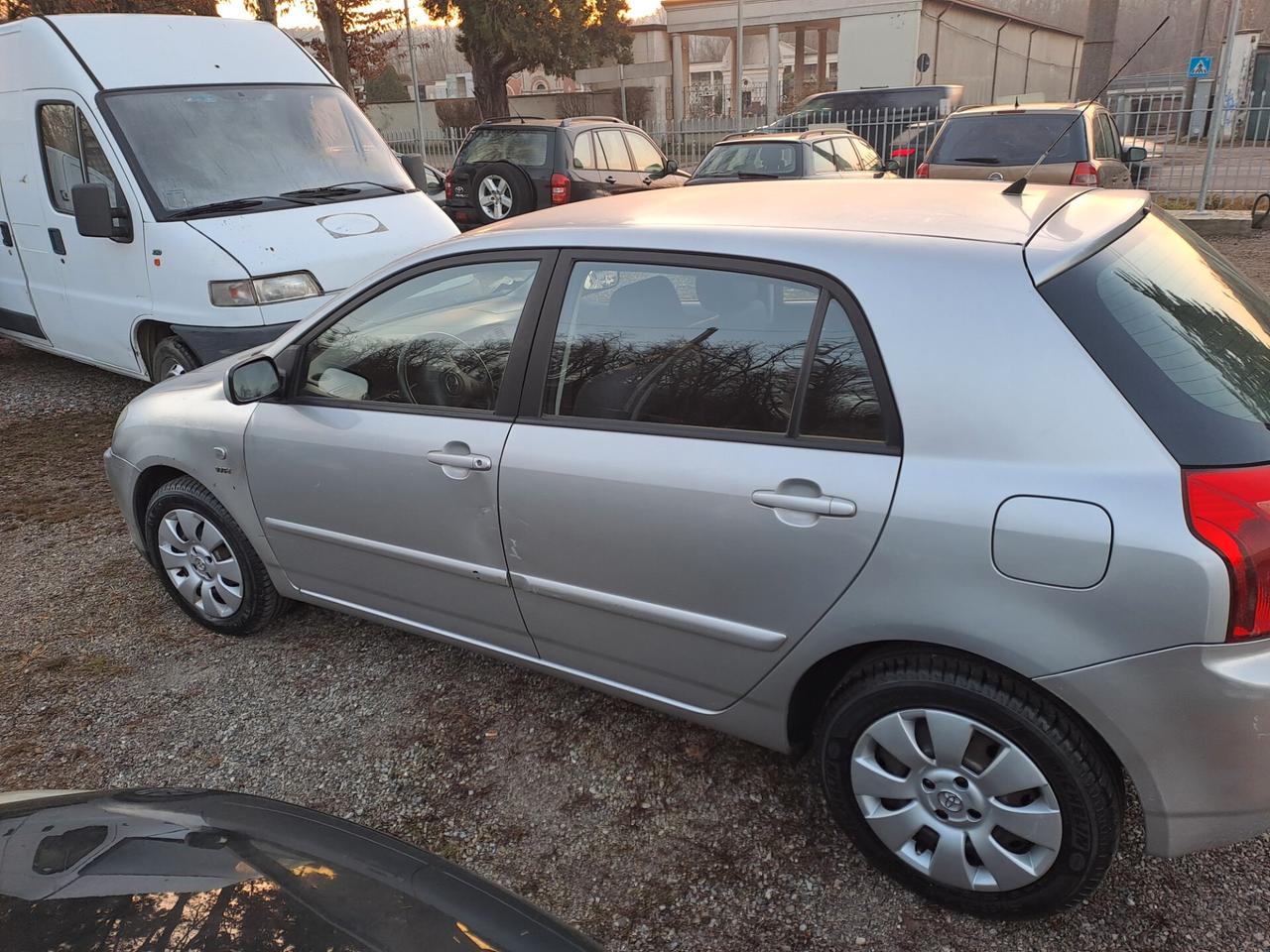 Toyota Corolla 1.6 benzina 16V 5 porte