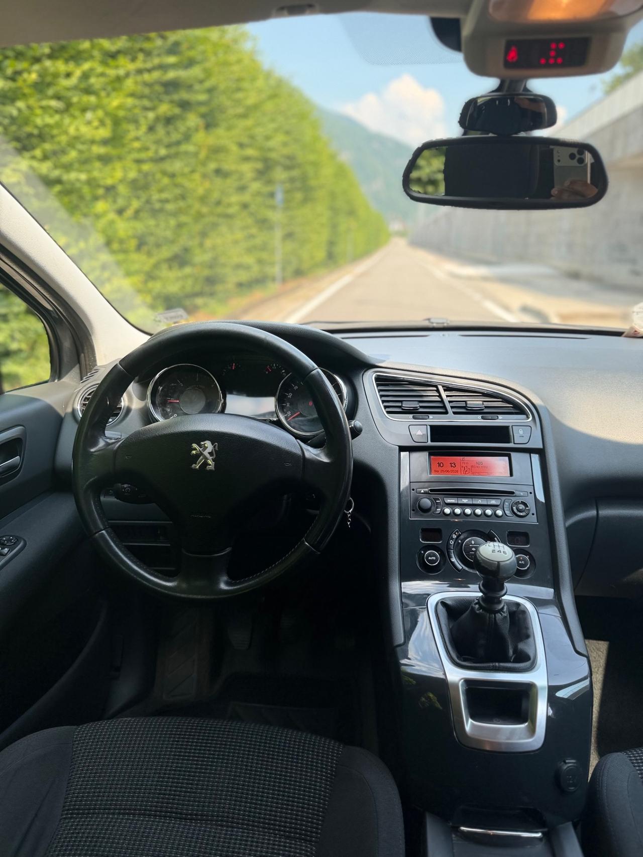 Peugeot 5008 1.6 HDI 115cv 7 POSTI