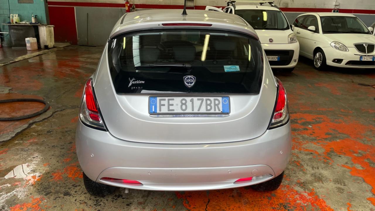 Lancia Ypsilon 1.2 69 CV 5 porte GPL Ecochic Silver