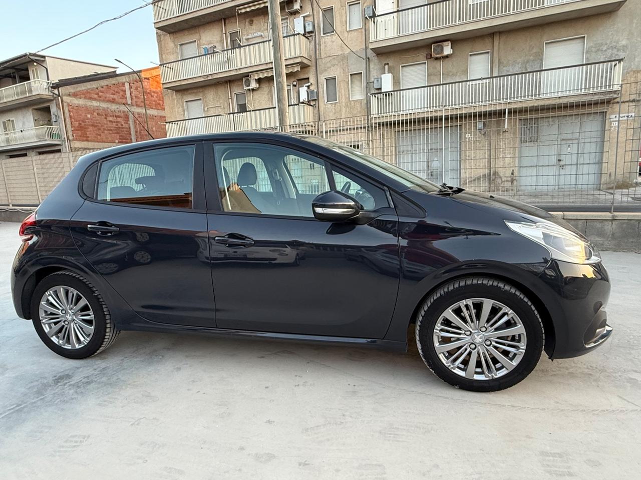 Peugeot 208 PureTech ACCETTO PERMUTA