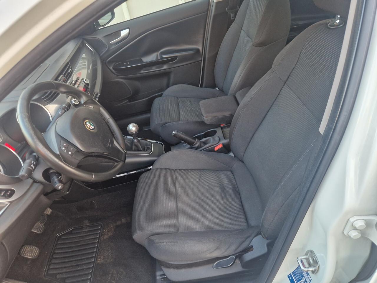 Alfa Romeo Giulietta 1.6 JTDm-2 105 CV Distinctive