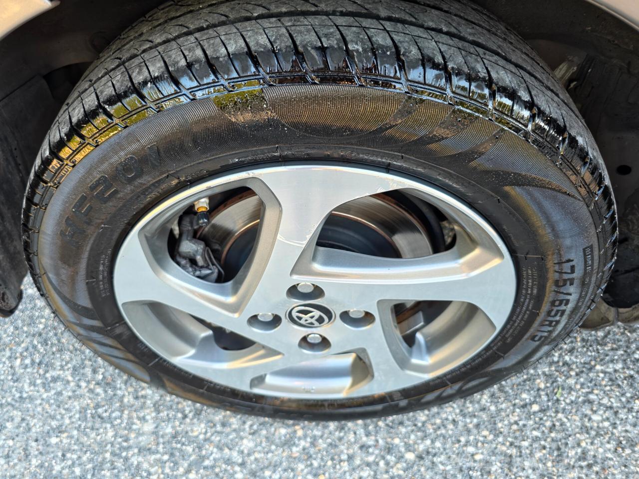 Toyota Yaris 1.5 Hybrid 5 porte Active -E6 Automatica NEO 2015