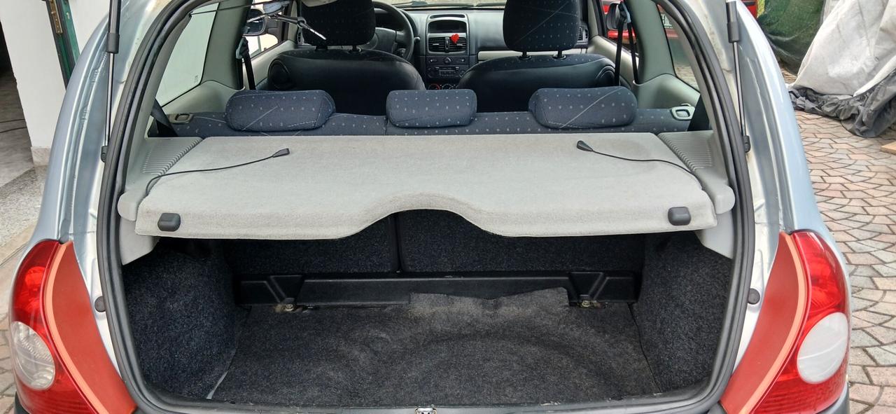 Renault Clio 1.2 benzina neopatentati