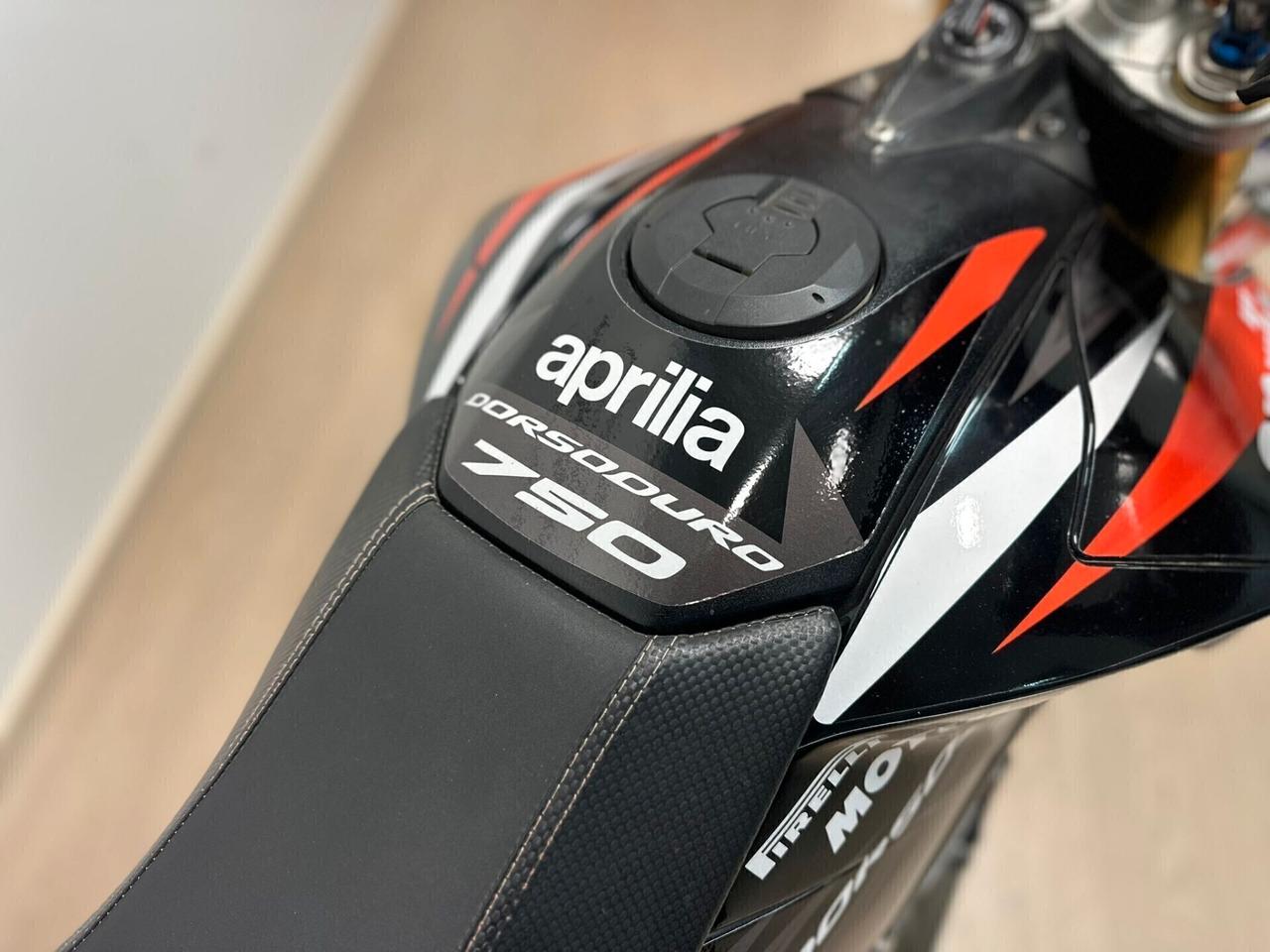 APRILIA DORSODURO 750 FACTORY 2011 DA 99€ AL MESE