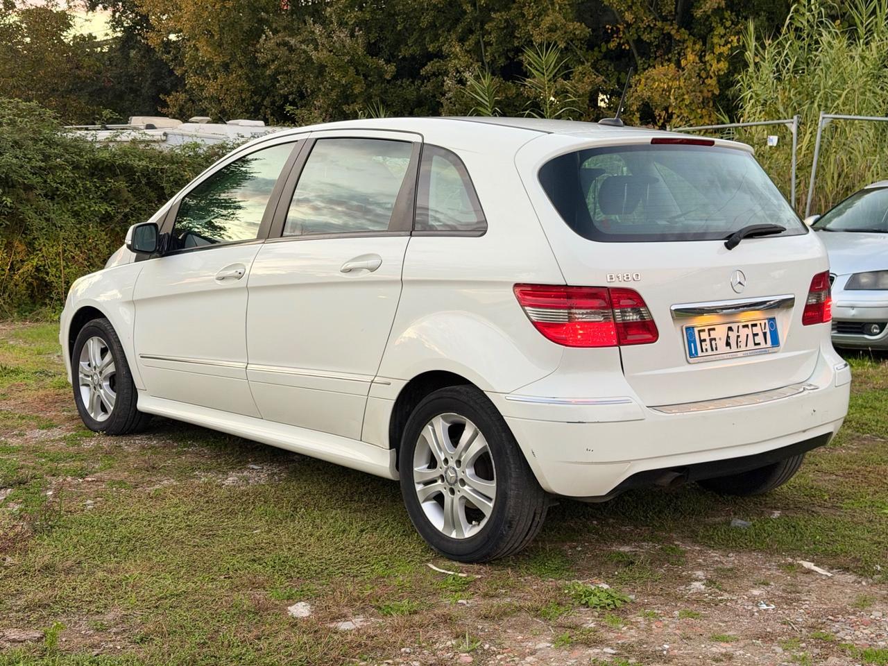 Mercedes-benz B 180 BlueEFFICIENCY Premium 2011