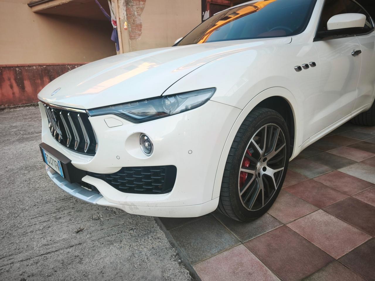 Maserati Levante SQ4 V6 430 CV TETTO