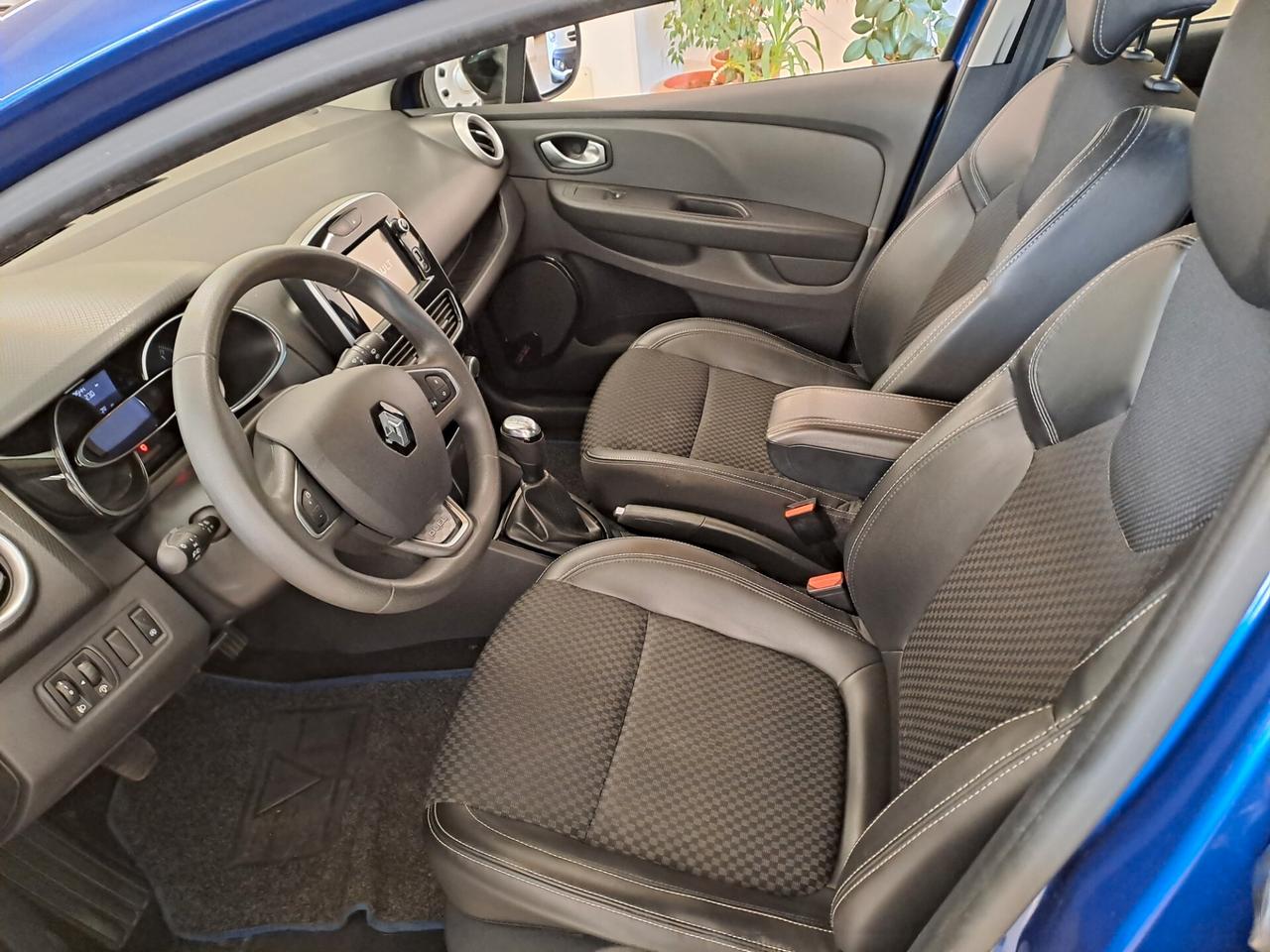 Renault Clio dCi 8V 75 CV Start&Stop 5 porte Energy Duel