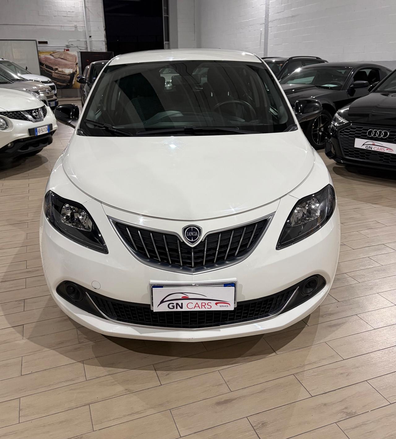 Lancia Ypsilon 1.0 Firefly hybrid