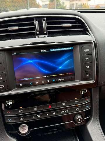 Jaguar F-Pace 2.0d i4 Portfolio awd 240cv Autom. TETTO/FULL