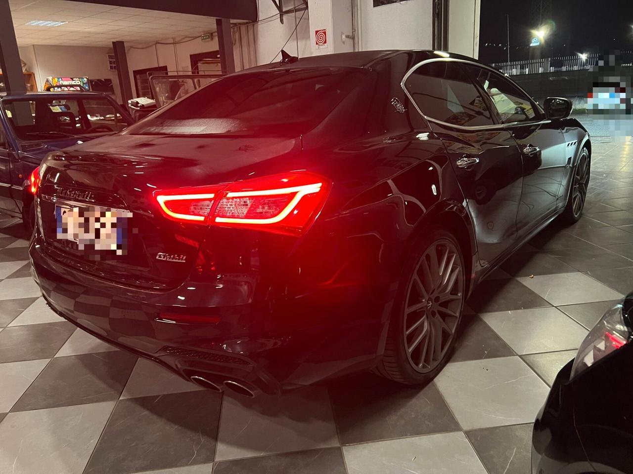 Maserati Ghibli V6 Diesel 275 CV Granlusso - black edition - tetto- Restyling