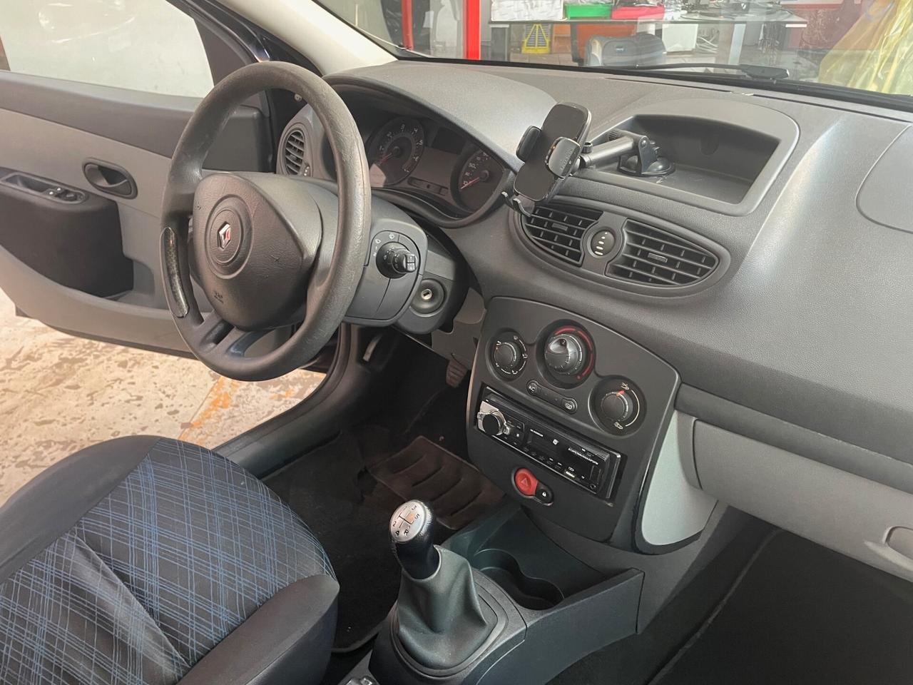 Renault Clio 1.4 16V 5 porte Dynamique