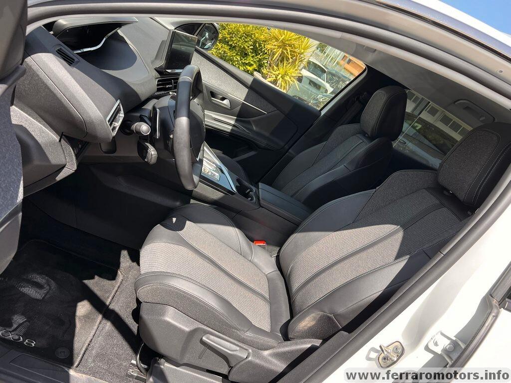 Peugeot 3008 BlueHDi 130 S&S EAT8 Allure iva esposta a 239 euro al mese