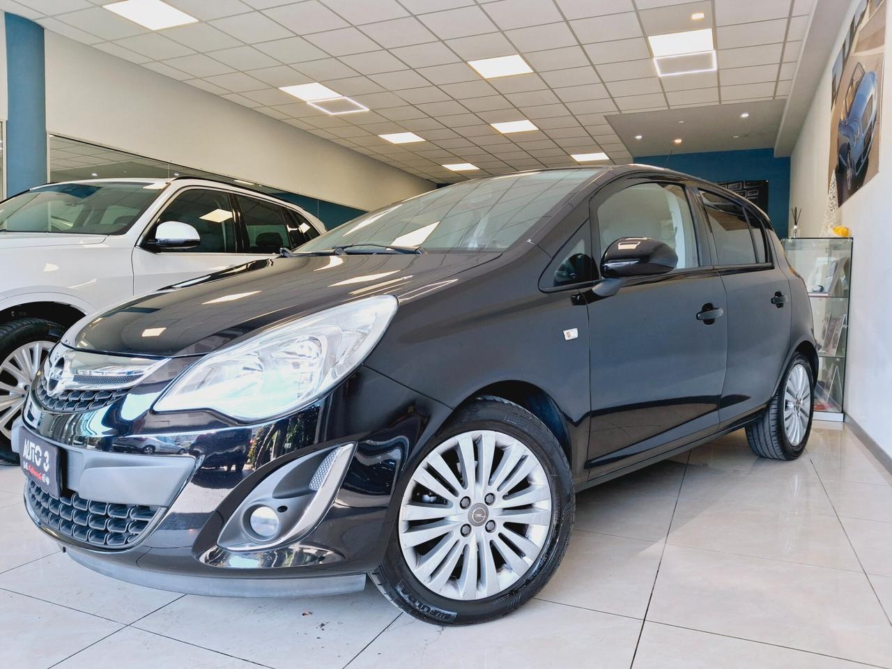 Opel Corsa 1.2 5 porte Cosmo