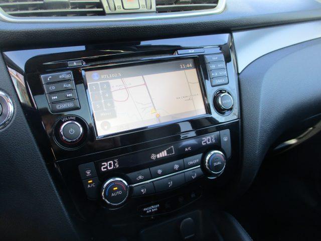 NISSAN Qashqai 1.5 dCi N-Connecta TETTO/Navi/360
